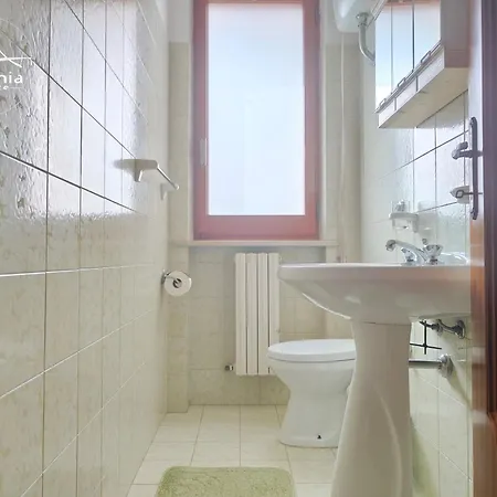 Cod G5 アパート ジュリアノーヴァ